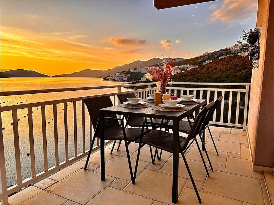 Beautiful Fully Renovated Apartment By The Sea, Large Balcony With Enchanting Views Neum Exterior foto