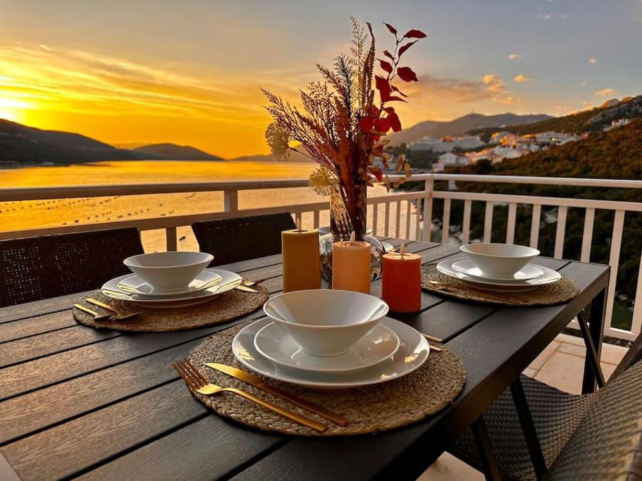 Beautiful Fully Renovated Apartment By The Sea, Large Balcony With Enchanting Views Neum Exterior foto